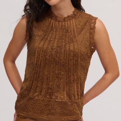 Blusa encaje camel